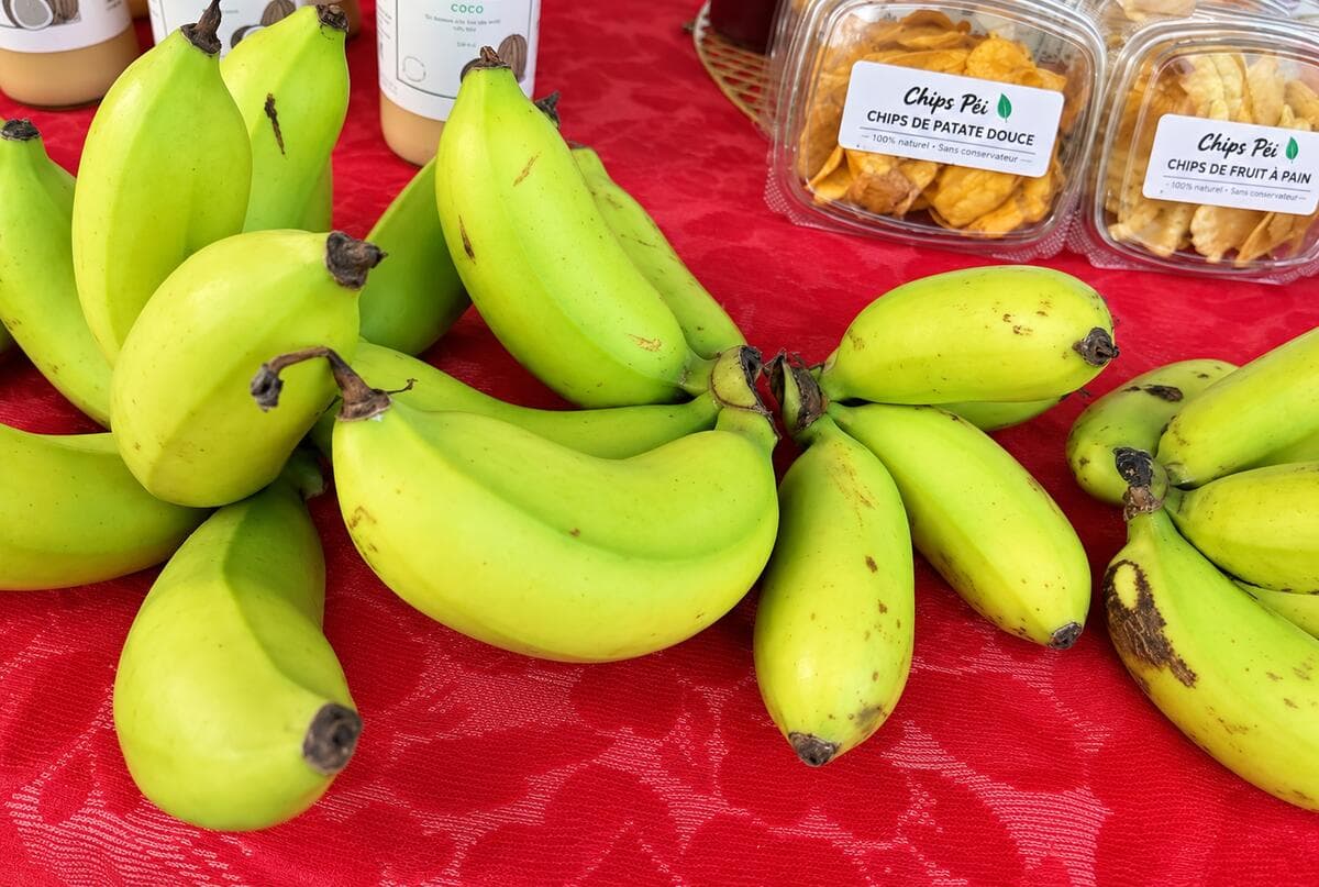 Bananes figues-pommes au kg